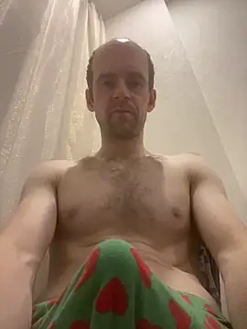 Snapshot of LynnAhNight chatting on October 10, 3:27 am LynnAhNight online show from October 10, 3:27 am