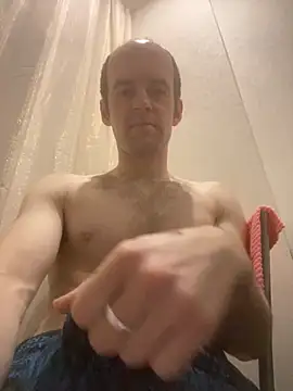 Snapshot of LynnAhNight chatting on October 21, 2:45 am LynnAhNight online show from October 21, 2:45 am