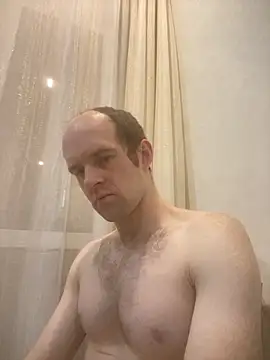 Snapshot of LynnAhNight chatting on October 27, 3:21 am LynnAhNight online show from October 27, 3:21 am