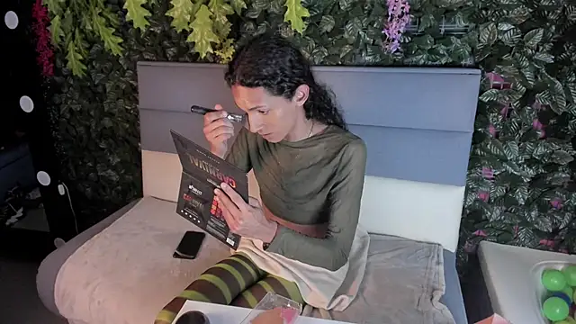 Snapshot of cassidy_blossom chatting on March 16, 2:53 am cassidy blossom online show from March 16, 2:53 am