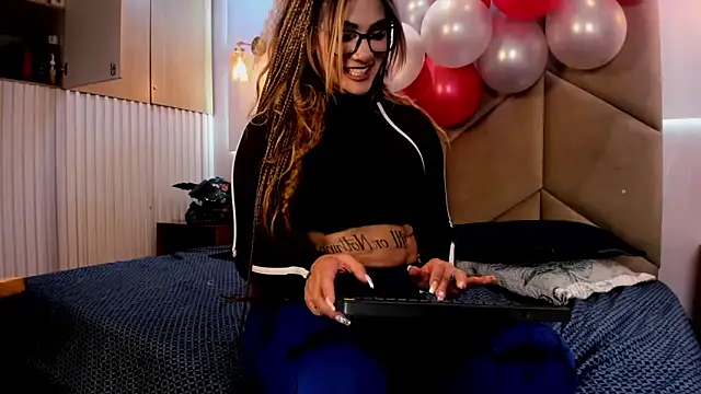 AzunaStar online show from February 16, 11:45 pm