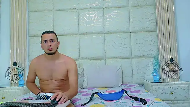 Snapshot of ThaliaANDNicholas chatting on March 20, 7:25 pm ThaliaANDNicholas online show from March 20, 7:25 pm