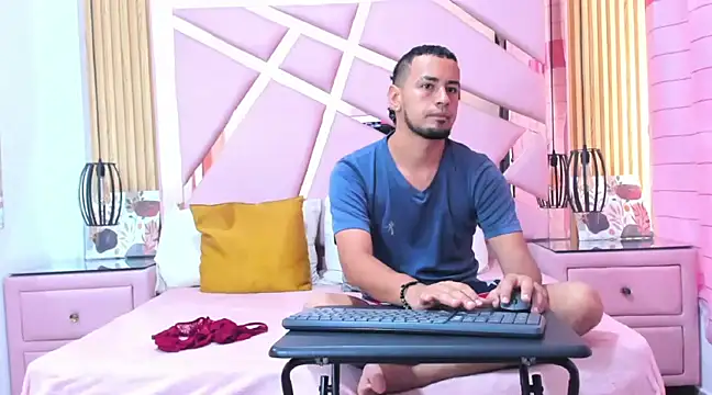 Snapshot of ThaliaANDNicholas chatting on March 21, 1:45 pm ThaliaANDNicholas online show from March 21, 1:45 pm