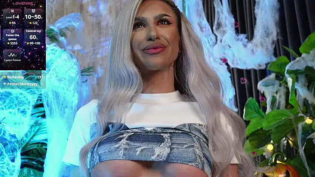 KarlaBart online show from October 21, 8:09 pm