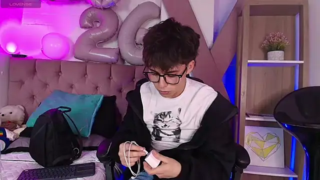 PepperTwink online show from January 17, 4:43 pm