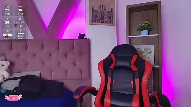 PepperTwink online show from April 17, 4:32 pm