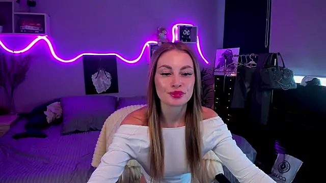 Snapshot of AnitaLamb chatting on February 5, 8:54 am AnitaLamb online show from February 5, 8:54 am