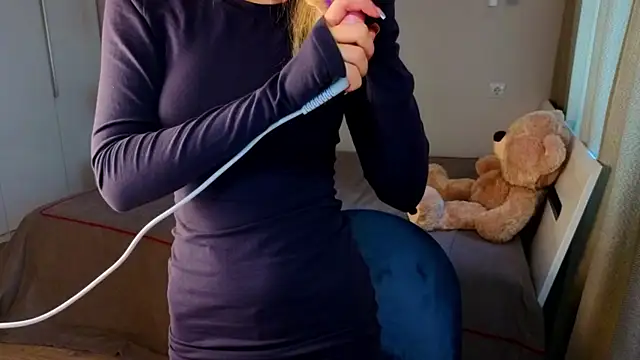 Snapshot of AnitaLamb chatting on September 22, 4:25 am AnitaLamb online show from September 22, 4:25 am