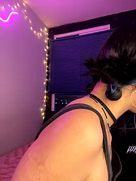 Snapshot of mavimist__ chatting on October 25, 1:02 am mavimist   online show from October 25, 1:02 am