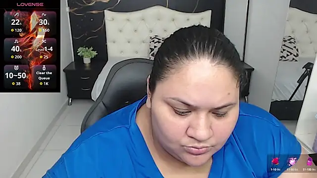 Snapshot of Aaliyah11 chatting on October 14, 1:28 am Aaliyah11 online show from October 14, 1:28 am