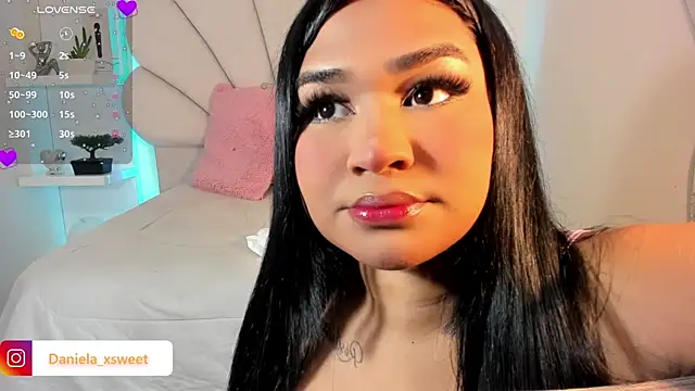 Danielaangelina online show from October 3, 6:32 am