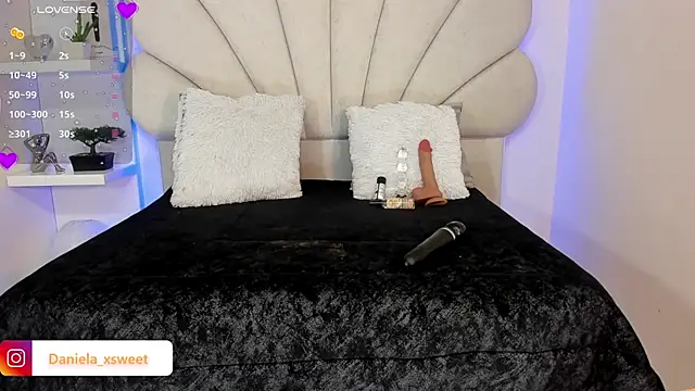 Danielaangelina online show from November 23, 6:24 am