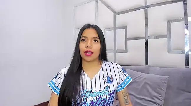 ZoeWan69 online show from February 20, 11:42 am