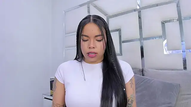 ZoeWan69 online show from December 21, 11:50 am