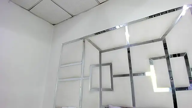 Snapshot of ZoeWan69 chatting on April 29, 1:37 pm ZoeWan69 online show from April 29, 1:37 pm
