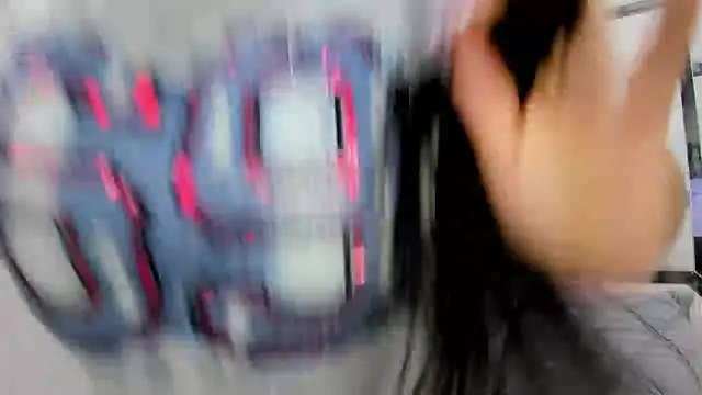 Snapshot of ZoeWan69 chatting on May 1, 1:05 pm ZoeWan69 online show from May 1, 1:05 pm