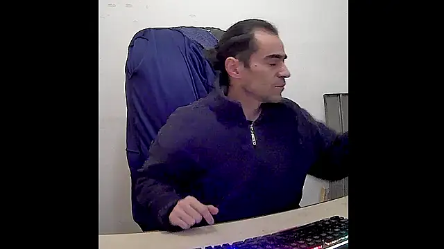 ReyDeBotones online show from March 10, 10:26 pm