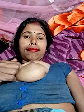 Snapshot of Miss_triha chatting on March 19, 7:40 am Miss triha online show from March 19, 7:40 am