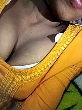 Snapshot of Miss_triha chatting on September 18, 11:07 pm Miss triha online show from September 18, 11:07 pm