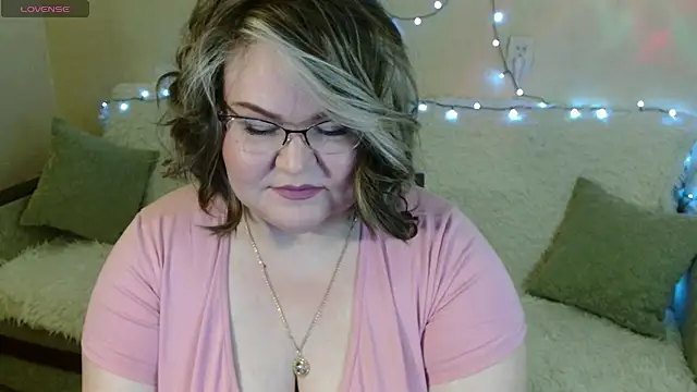 Snapshot of Vivien__wet chatting on February 4, 8:06 pm Vivien  wet online show from February 4, 8:06 pm