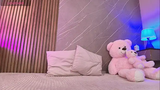 ariana jhonson1 online show from January 13, 12:21 pm