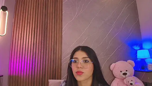 Snapshot of ariana_jhonson1 chatting on May 12, 12:13 pm ariana jhonson1 online show from May 12, 12:13 pm
