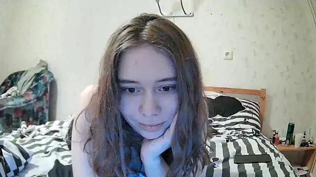 girliemilk online show from March 11, 2:18 pm