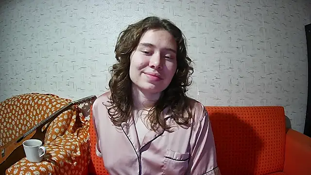 girliemilk online show from November 10, 10:09 pm