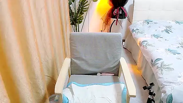 Snapshot of YIYI955 chatting on February 22, 6:17 am YIYI955 online show from February 22, 6:17 am