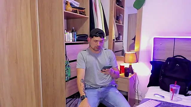 Snapshot of ILoveNYStyle chatting on March 13, 12:05 am ILoveNYStyle online show from March 13, 12:05 am