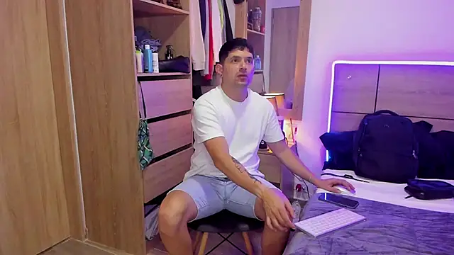 Snapshot of ILoveNYStyle chatting on March 22, 10:17 am ILoveNYStyle online show from March 22, 10:17 am