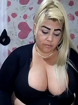 Snapshot of BonniAdams chatting on November 26, 6:14 am BonniAdams online show from November 26, 6:14 am