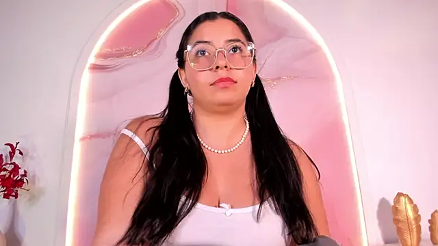 Snapshot of Sofii_Lopezz chatting on February 27, 2:21 pm Sofii Lopezz online show from February 27, 2:21 pm
