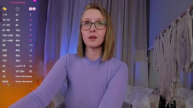 Snapshot of Agatha_Mott chatting on March 15, 2:01 pm Agatha Mott online show from March 15, 2:01 pm