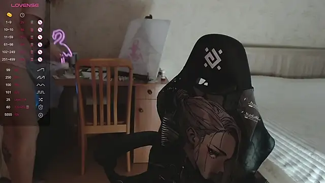 Snapshot of Agatha_Mott chatting on September 13, 5:07 am Agatha Mott online show from September 13, 5:07 am