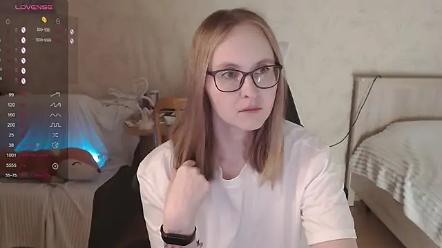 Snapshot of Agatha_Mott chatting on September 15, 5:07 am Agatha Mott online show from September 15, 5:07 am