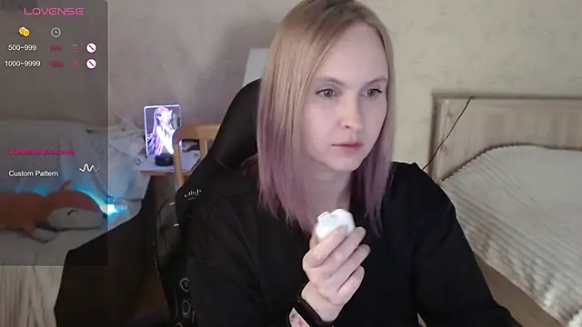 Snapshot of Agatha_Mott chatting on October 11, 5:17 am Agatha Mott online show from October 11, 5:17 am