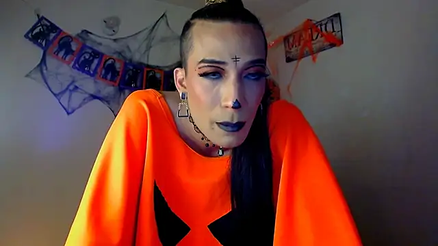 Snapshot of NovaNyx11 chatting on October 31, 10:44 pm NovaNyx11 online show from October 31, 10:44 pm