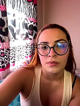 Snapshot of JessyCream chatting on September 28, 6:57 pm JessyCream online show from September 28, 6:57 pm