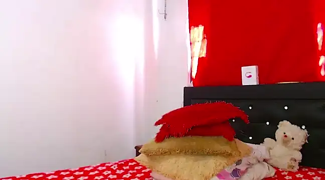 Snapshot of Catalinehot_latin chatting on February 22, 6:08 pm Catalinehot latin online show from February 22, 6:08 pm