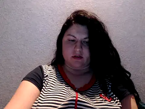 KiraSwee online show from March 21, 5:45 pm