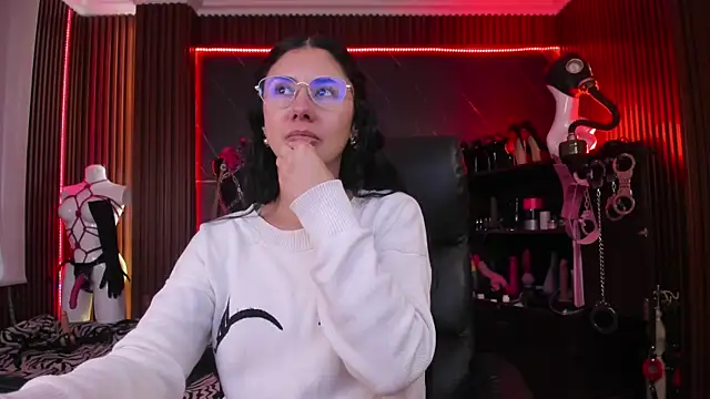 Snapshot of XiaQueen chatting on October 18, 8:42 pm XiaQueen online show from October 18, 8:42 pm