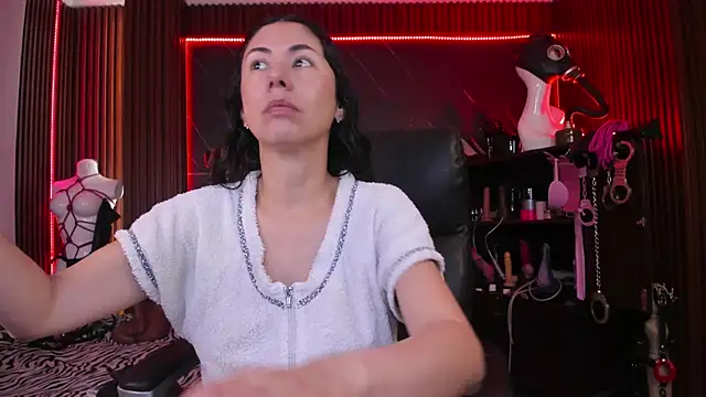 Snapshot of XiaQueen chatting on November 7, 11:32 am XiaQueen online show from November 7, 11:32 am