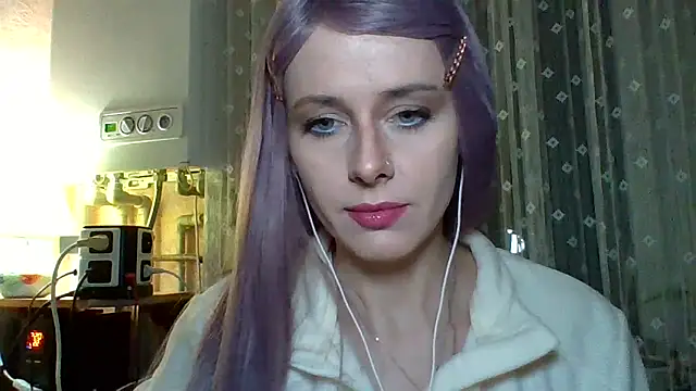 LuminousLady online show from March 3, 5:39 pm