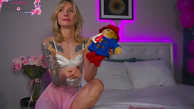 Snapshot of LeaCox_ chatting on October 23, 8:02 am LeaCox online show from October 23, 8:02 am