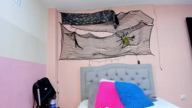 littletammy4u  online show from October 28, 12:30 pm