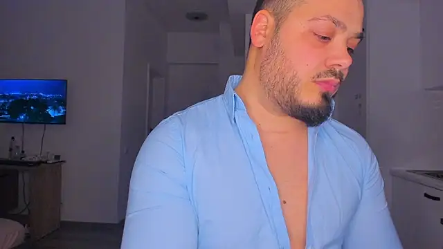 Snapshot of ZackMasterss chatting on February 17, 12:10 am ZackMasterss online show from February 17, 12:10 am