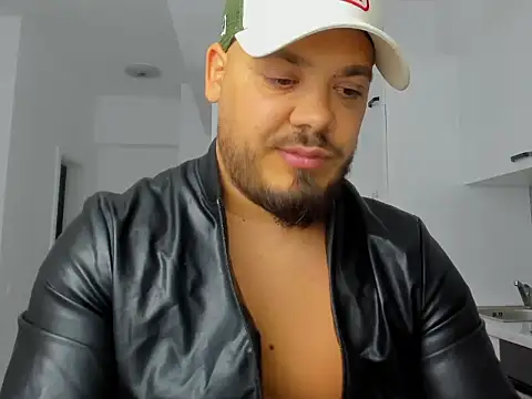 Snapshot of ZackMasterss chatting on September 8, 10:53 pm ZackMasterss online show from September 8, 10:53 pm