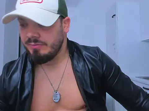 Snapshot of ZackMasterss chatting on December 1, 12:26 am ZackMasterss online show from December 1, 12:26 am