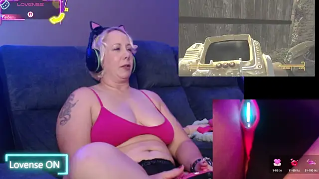 Trixiekittycutie online show from September 22, 5:37 pm